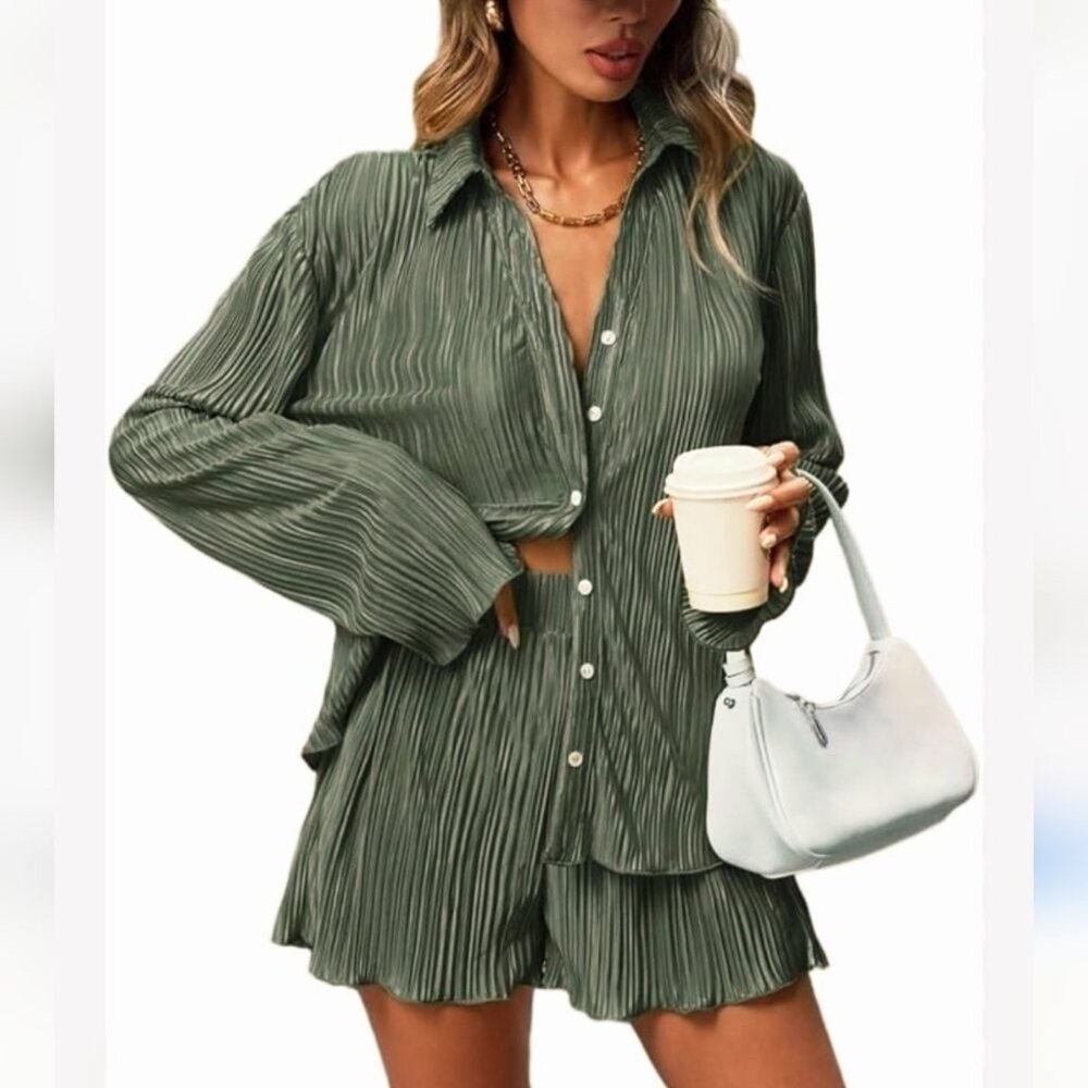 Women's Green Pleated 2 Piece Casual Short Set - NIP